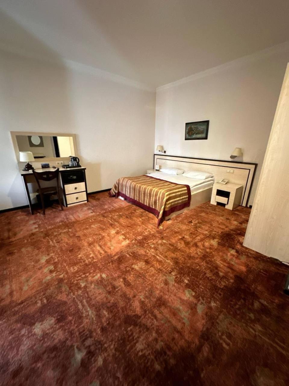 Hotel Rike Park Tbilisi Esterno foto