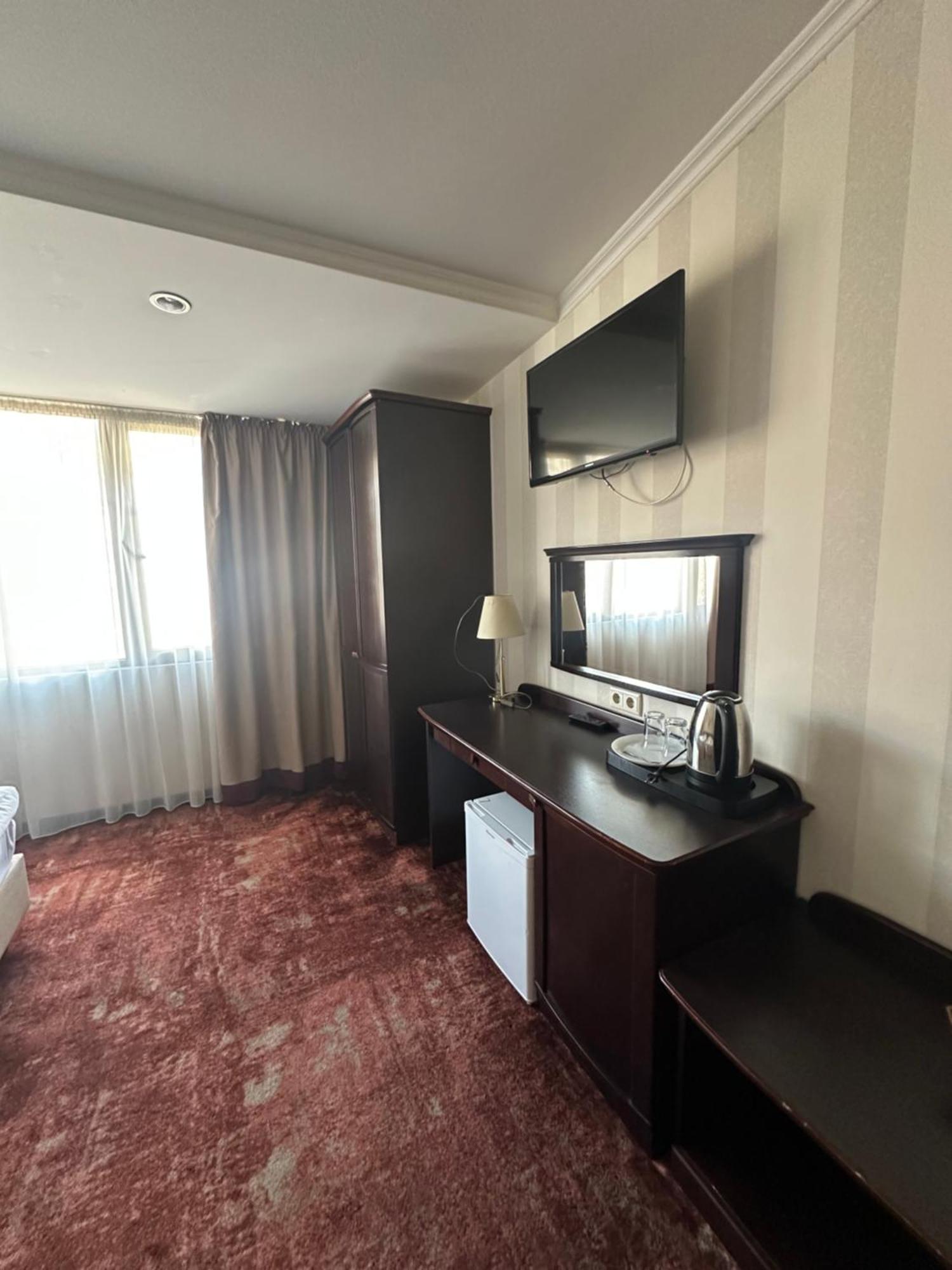 Hotel Rike Park Tbilisi Esterno foto